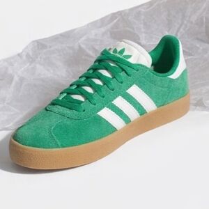 adidas VL Court 2.0 Green Suede Sneakers White Stripes and Gum Sole - NIB Size 9